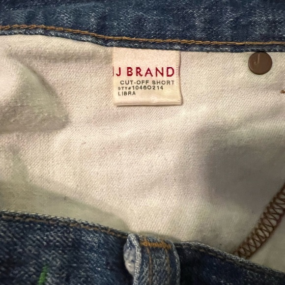 Excellent Condition J Brand Cut Off Jean Shorts Size 31. - Picture 5 of 5